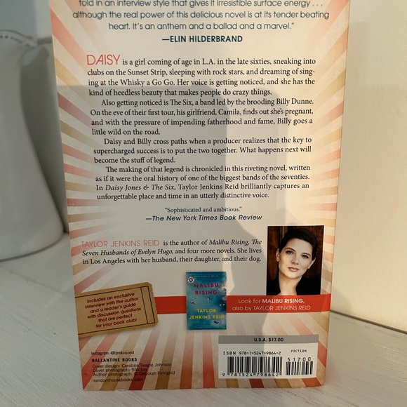 Daisy jones and the doc paperback excellent used condition - Picture 2 of 6